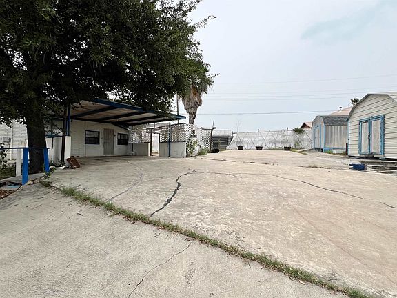 3rd image of 248 E Park Dr