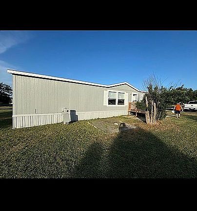 2nd image of 62 Hickory Cir