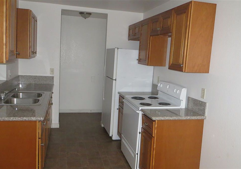 Twisting Bow Kitchen