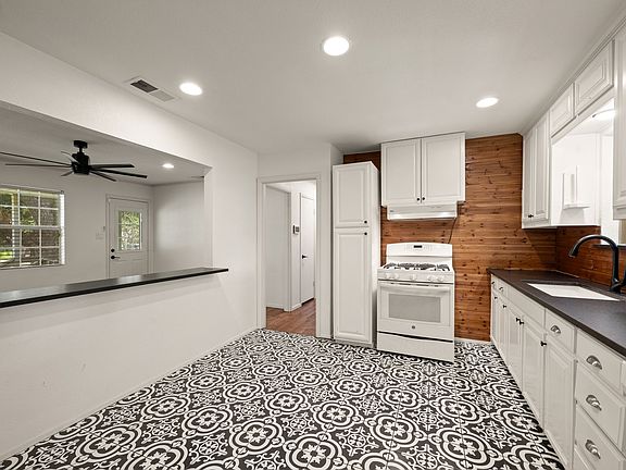 4th image of 6211 Westcoat Dr
