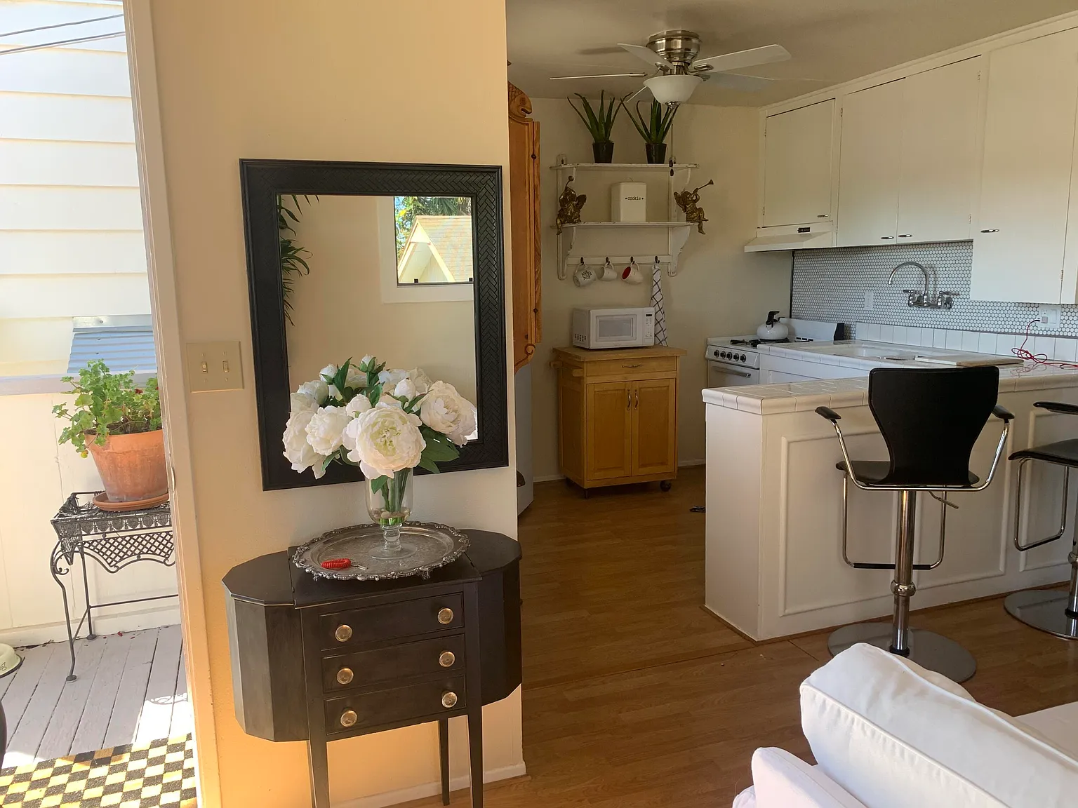 1 bed, 1.0 bath, $3,500 — Photo 1