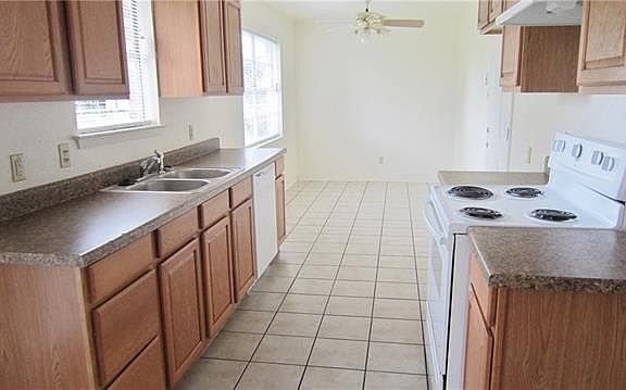4th image of 6166 Sandra Dr
