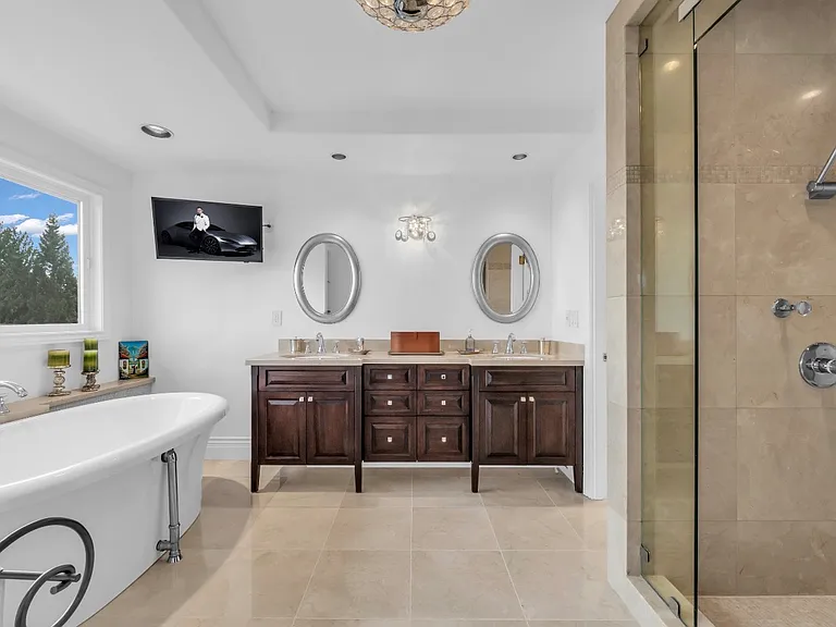 1525 Errigal Pl — Photo 5