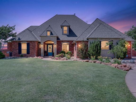 3rd image of 22811 Cedar Ridge Rd