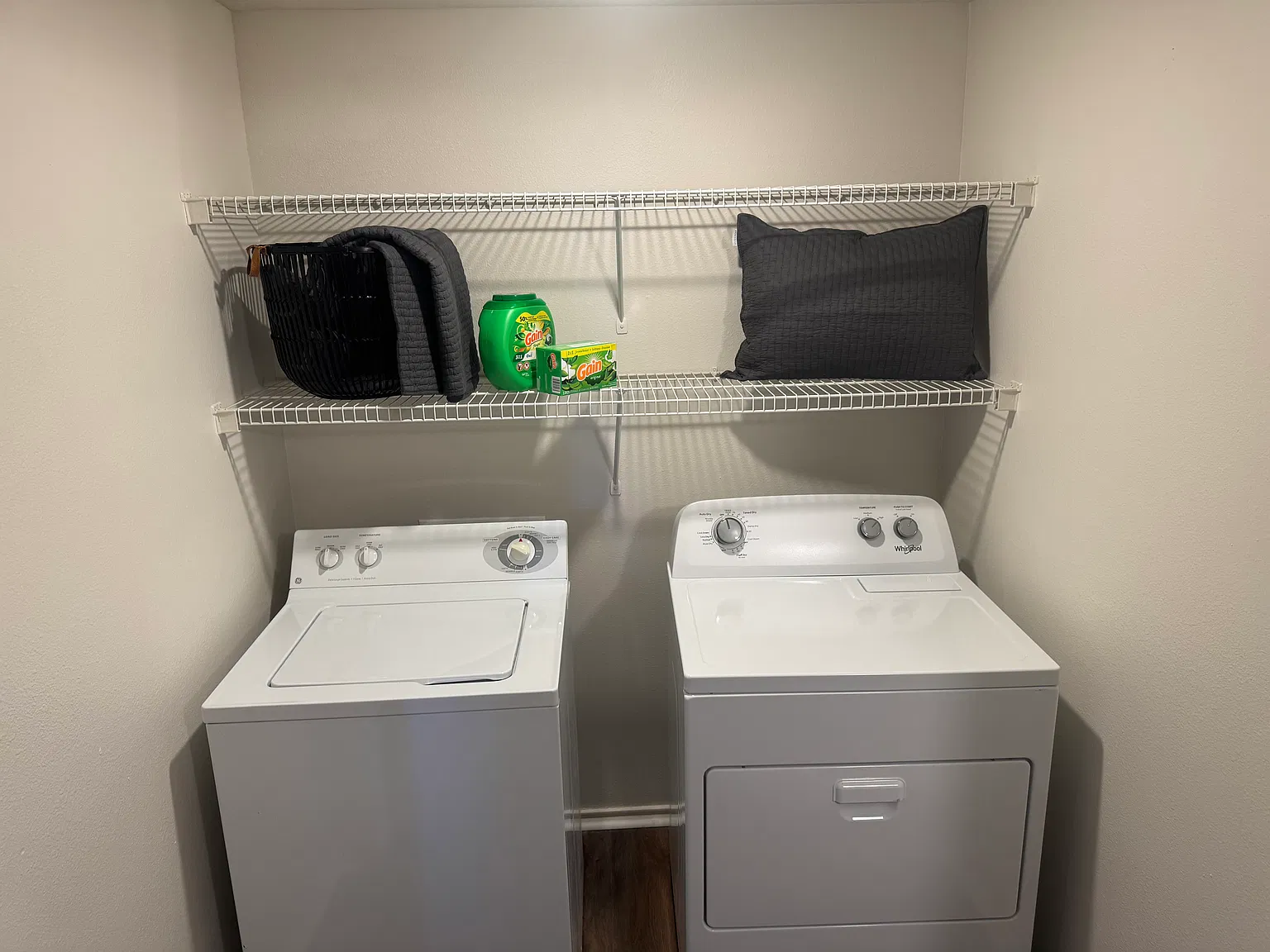 2 bed, 1187 sqft, $2,315 — Photo 2