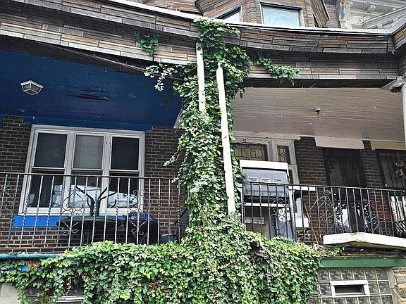 4th image of 940 W Fisher Ave