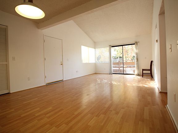 4th image of 22734 Lakeway Dr Unit 342