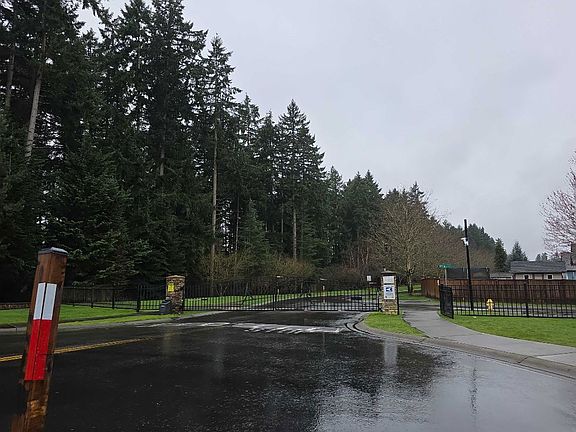 5th image of 22822 79th Avenue Ct E