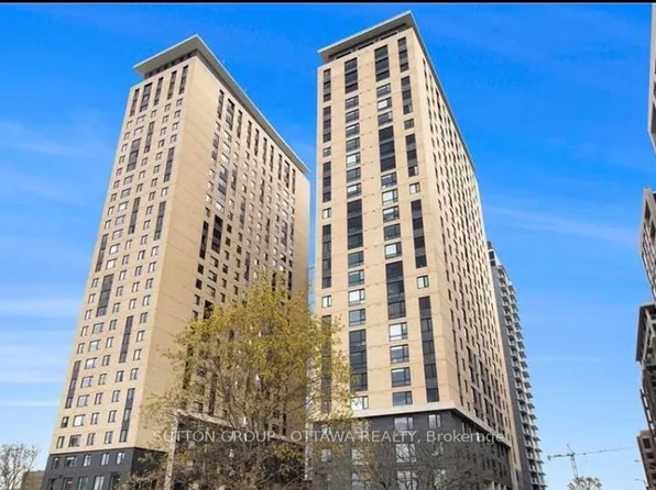 105 Champagne Ave S, Ottawa, ON