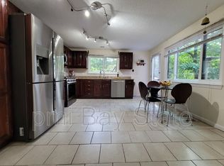 18 E Bluff Rd, Ashland, MA 01721