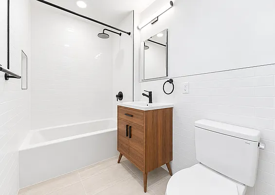 Bathroom, photo 1