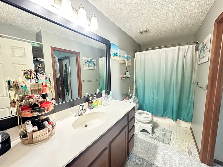 19360 Claremont Dr — Photo 25