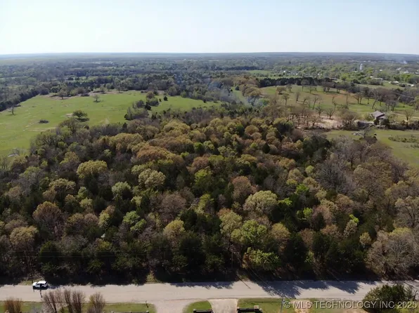 Canada Ln, Tishomingo, OK 73460