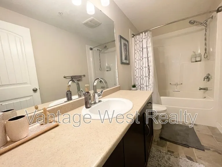 3180 Beaver Lake Rd #106 — Photo 2