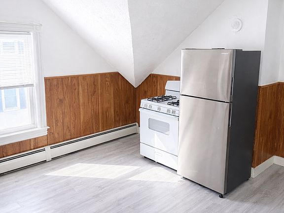 3rd image of 6 Cushing St Floor 3