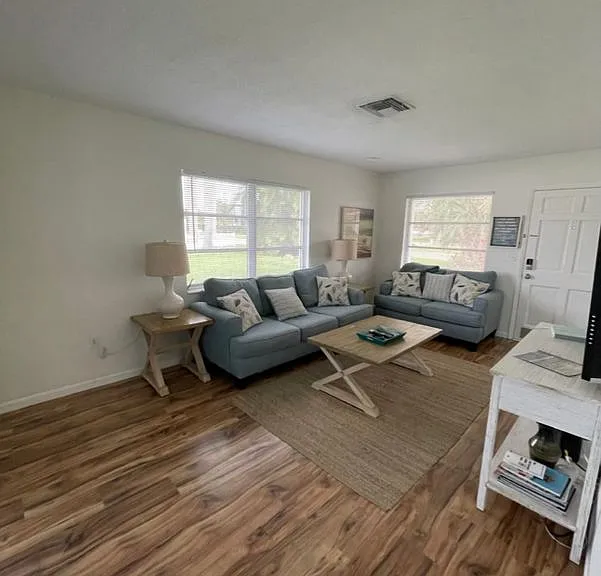 1877 Southpointe Dr — Photo 5