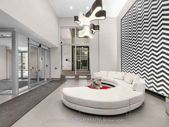 3rd image of 98 Richmond Rd #206