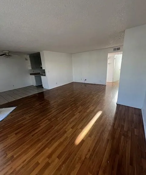 13812 Vanowen St #215 — Photo 4