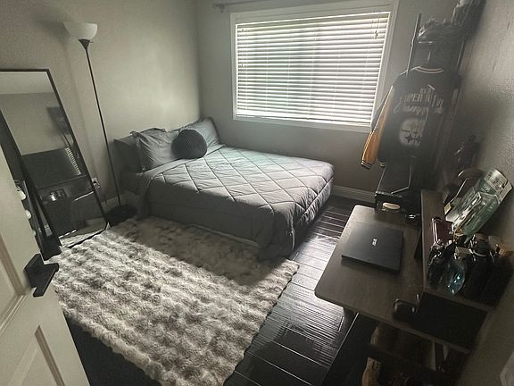 3rd image of 691 Foxwood Dr