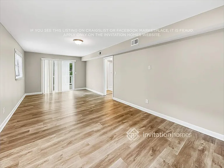 2652 Williamsburg Dr — Photo 9