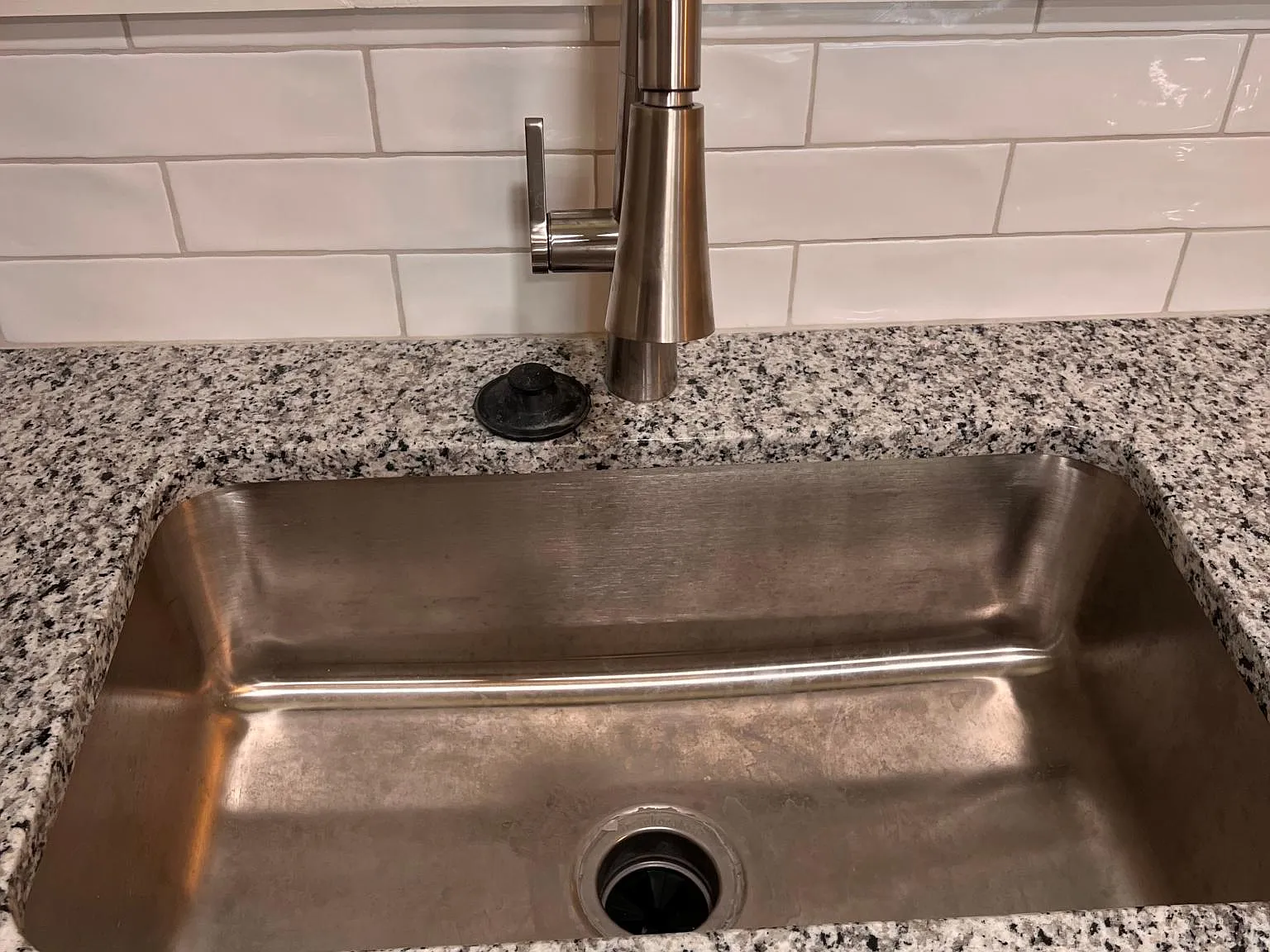 2 bed, 900 sqft, $1,300 — Photo 4