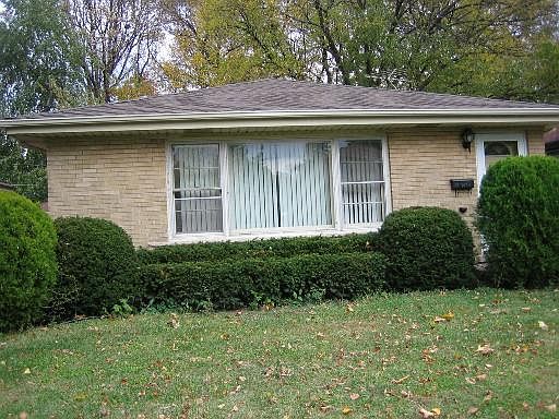 2nd image of 8917 N Meade Ave