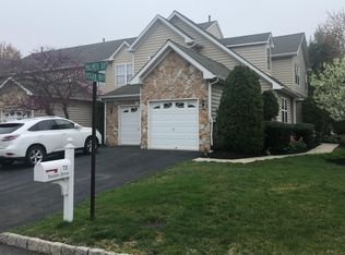 72 Palmer Dr, Moorestown, NJ 08057