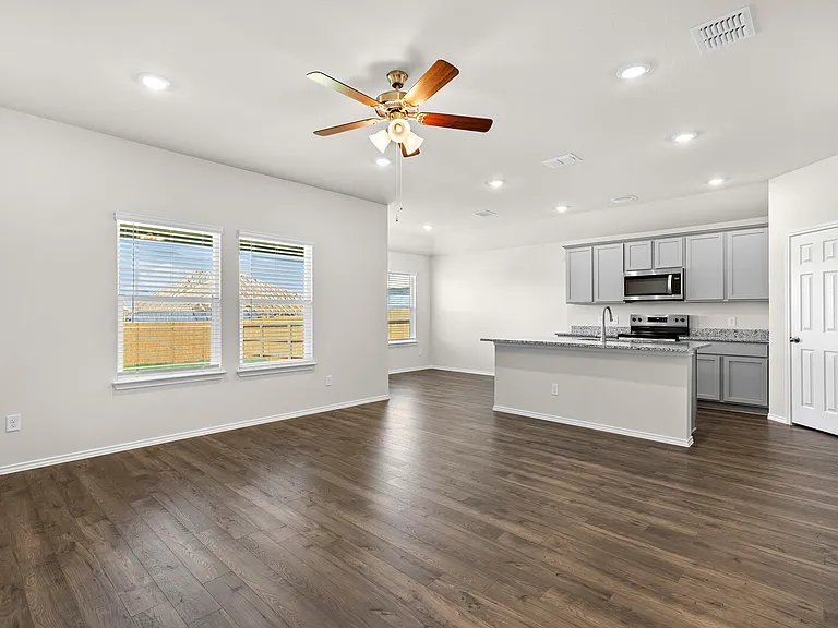 10408 Neptune Ct — Photo 3