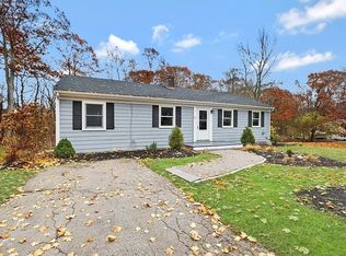 21 Eisenhower Ln, Scituate, MA 02066