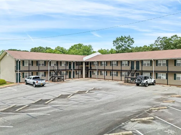 426 N Donahue Dr #7, Auburn, AL 36830