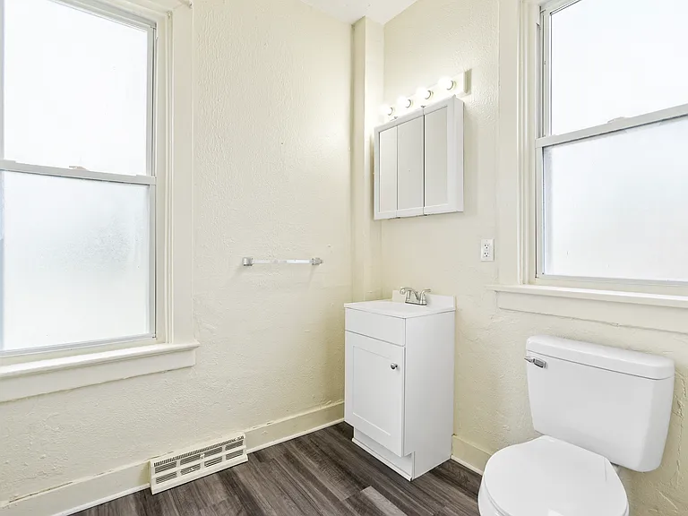 814 Summit St #1 — Photo 15