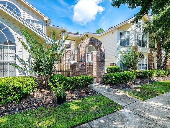 3rd image of 5007 Laguna Bay Cir APT 31