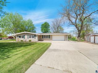 1120 3rd St, Garretson, SD 57030