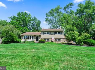 708 Oak Terrace Dr, Ambler, PA 19002