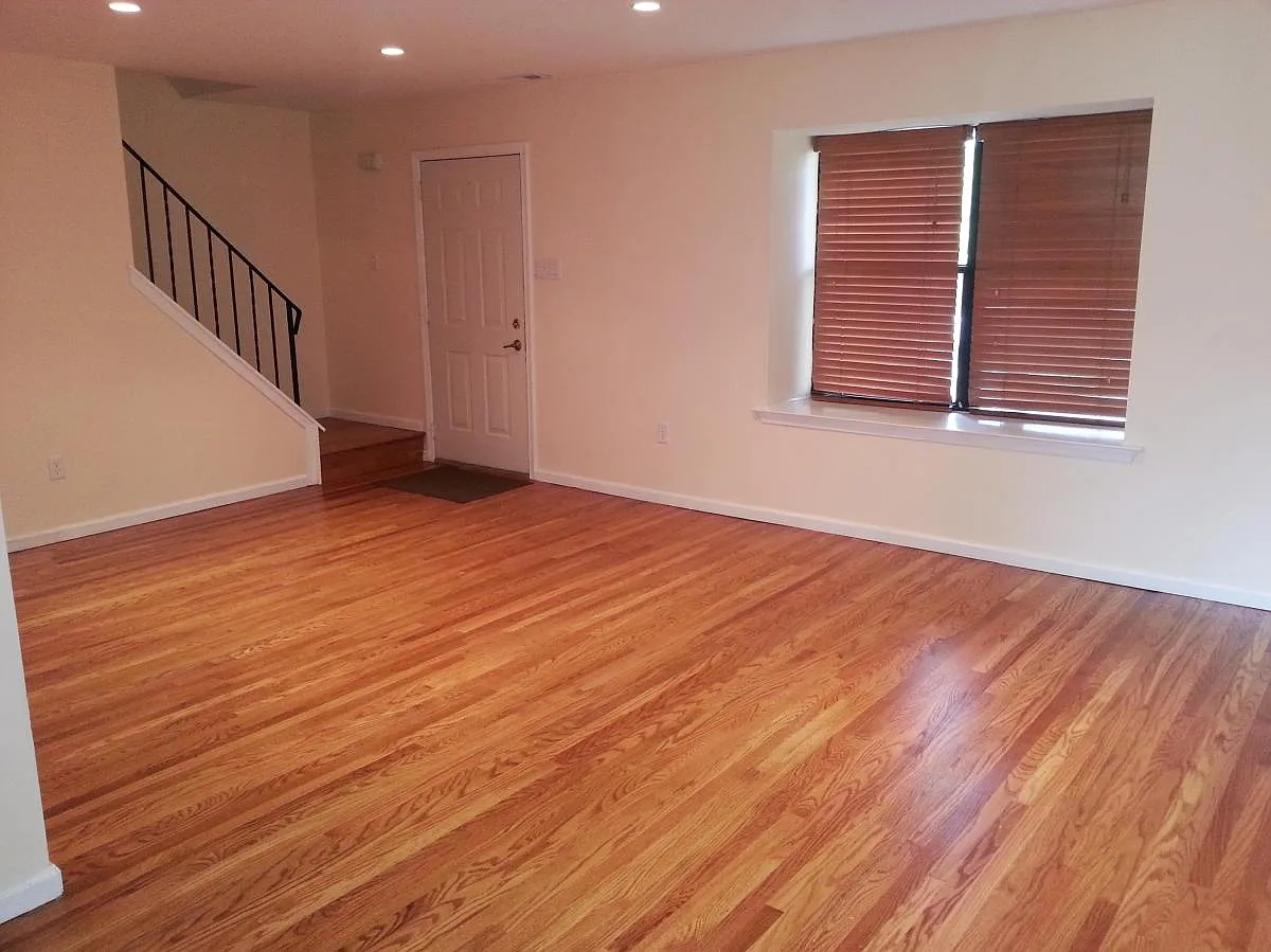 3 bed, 1.5 bath, 1236 sqft, $2,600 — Photo 3