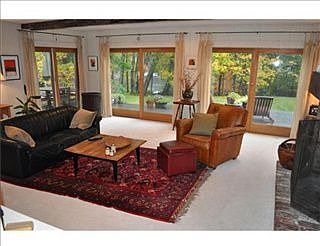 5th image of 243 Beachwood Ave