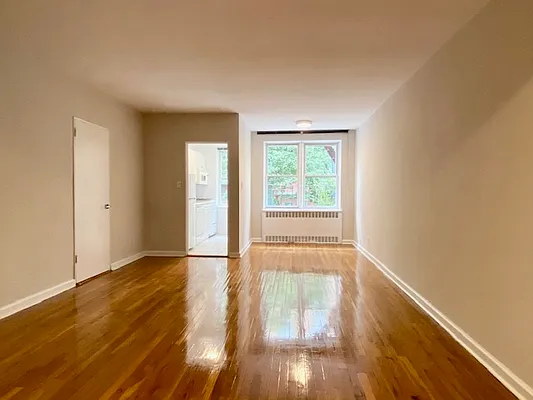 Rented by Metropolitan Equities | media 1