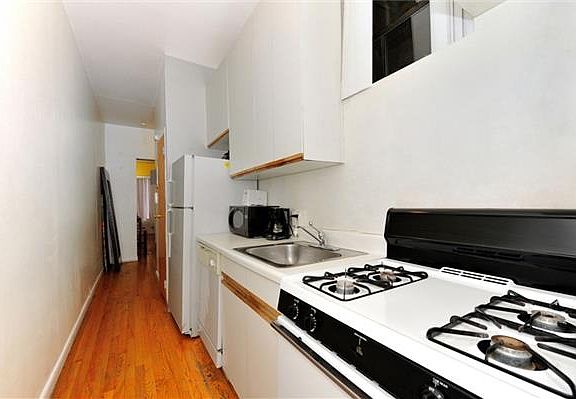 5th image of 412 W 46th St APT 1A