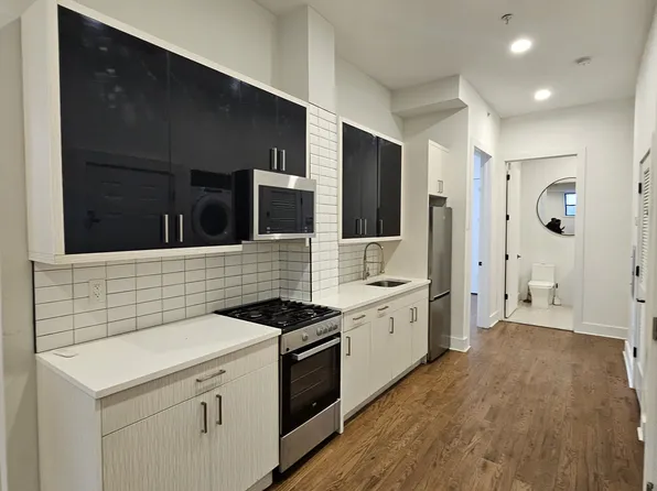 73 Court House Place image 1 of 7