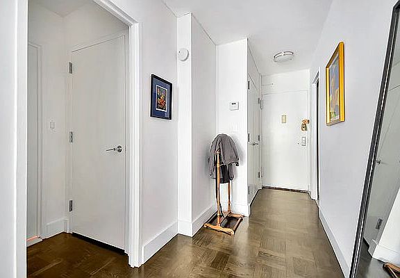 5th image of 330 E 49th St APT 6F