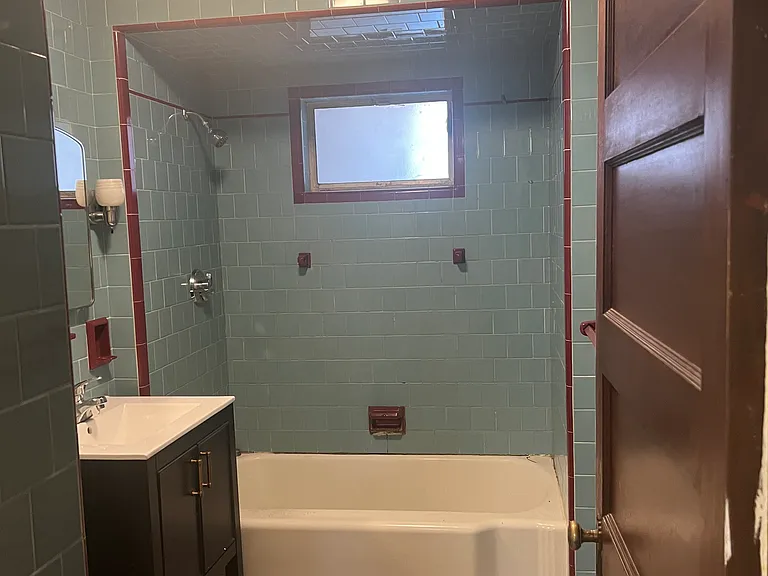 415 Blackstone St #3 — Photo 3