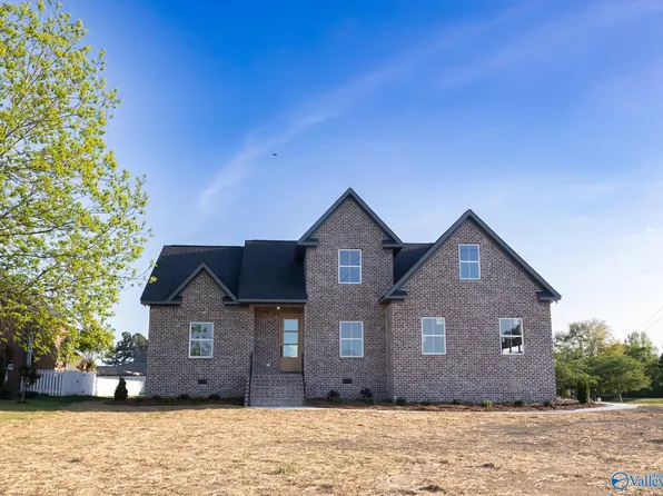 600 Placid Ln, Albertville, AL 35950