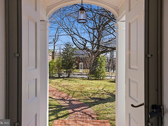 4th image of 4600 Reno Rd NW