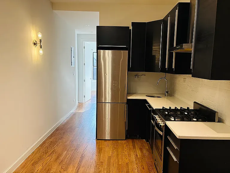 1481 York Ave #PH — Photo 2