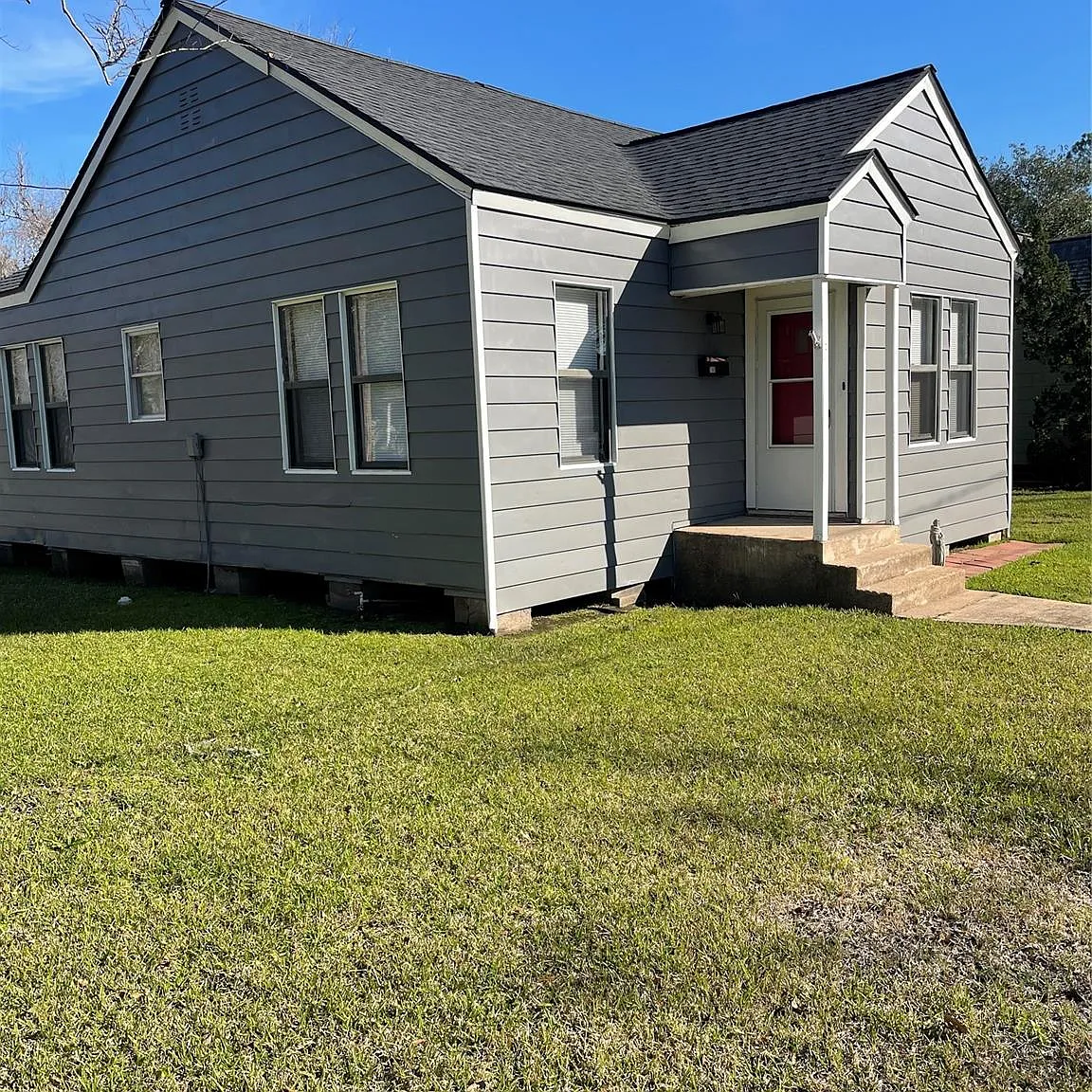 2 bed, 1.0 bath, 816 sqft, $1,375 — Photo 2