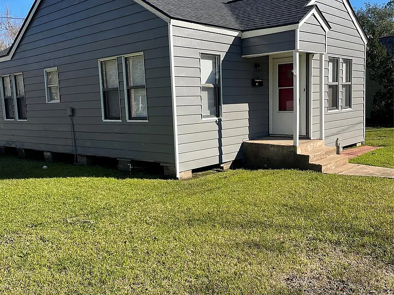 705 Cincinnati St — Photo 2