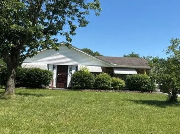 202 Pimlico Dr, New Albany, IN 47150