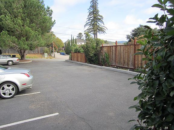 5th image of 143 La Cuesta Dr APT 1