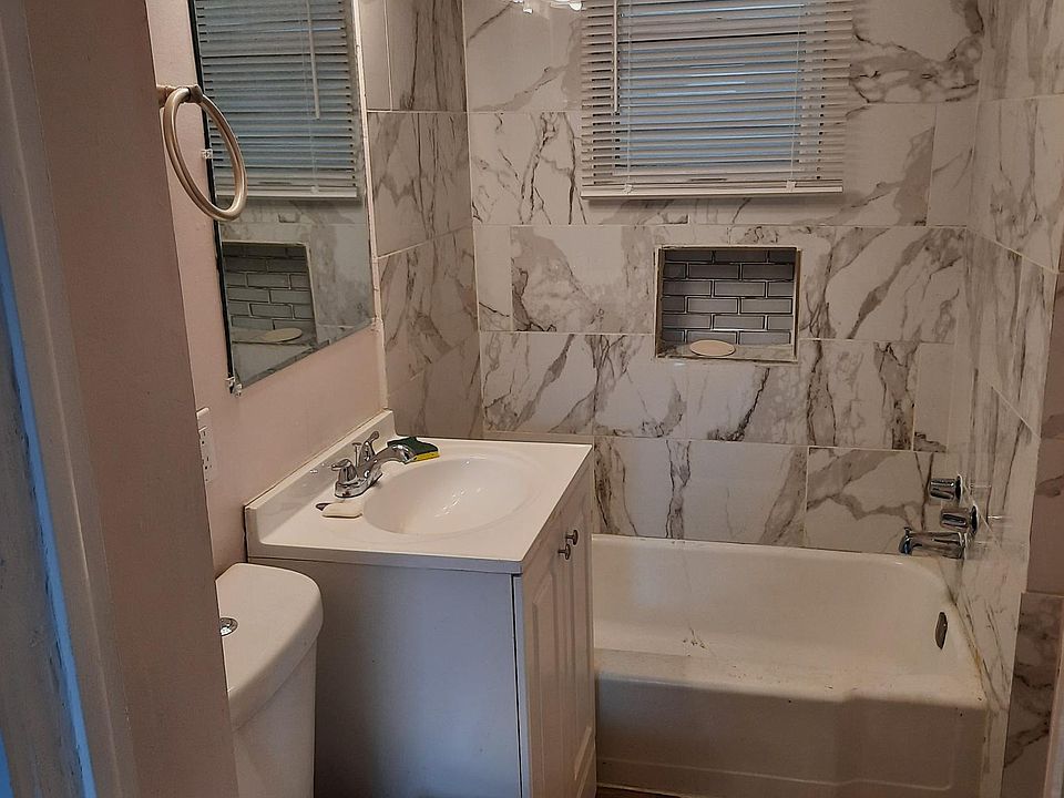1st image of 1-833 W 54th St #1