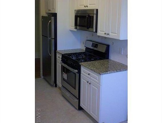 5th image of 10 Wright Pl APT 1C